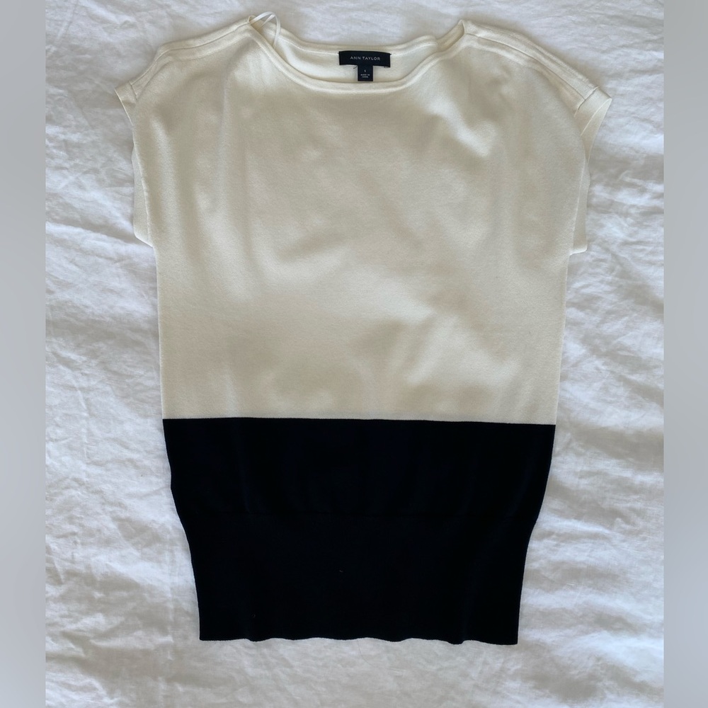 Black and white Ann Taylor top - size S